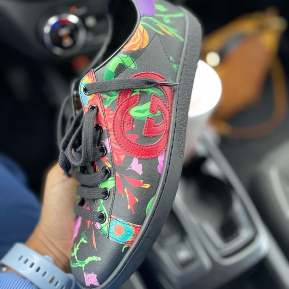 GUCCI - Picture 2 of 6